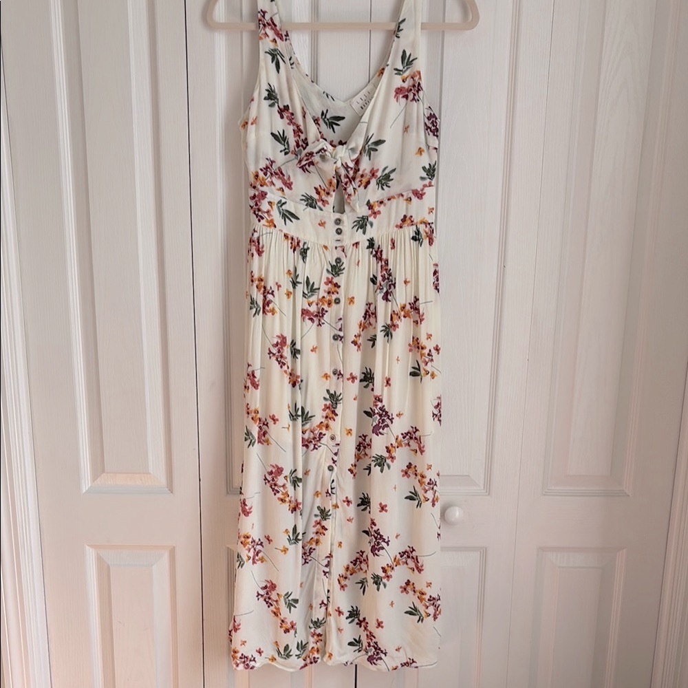 Lost + Wander Floral Midi Length Tie Front Button Down Dress. Size Small